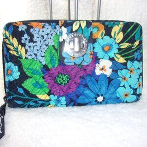 E-158 VERA BRADLEY  MIDNIGHT BLUES TURNLOCK WALLET